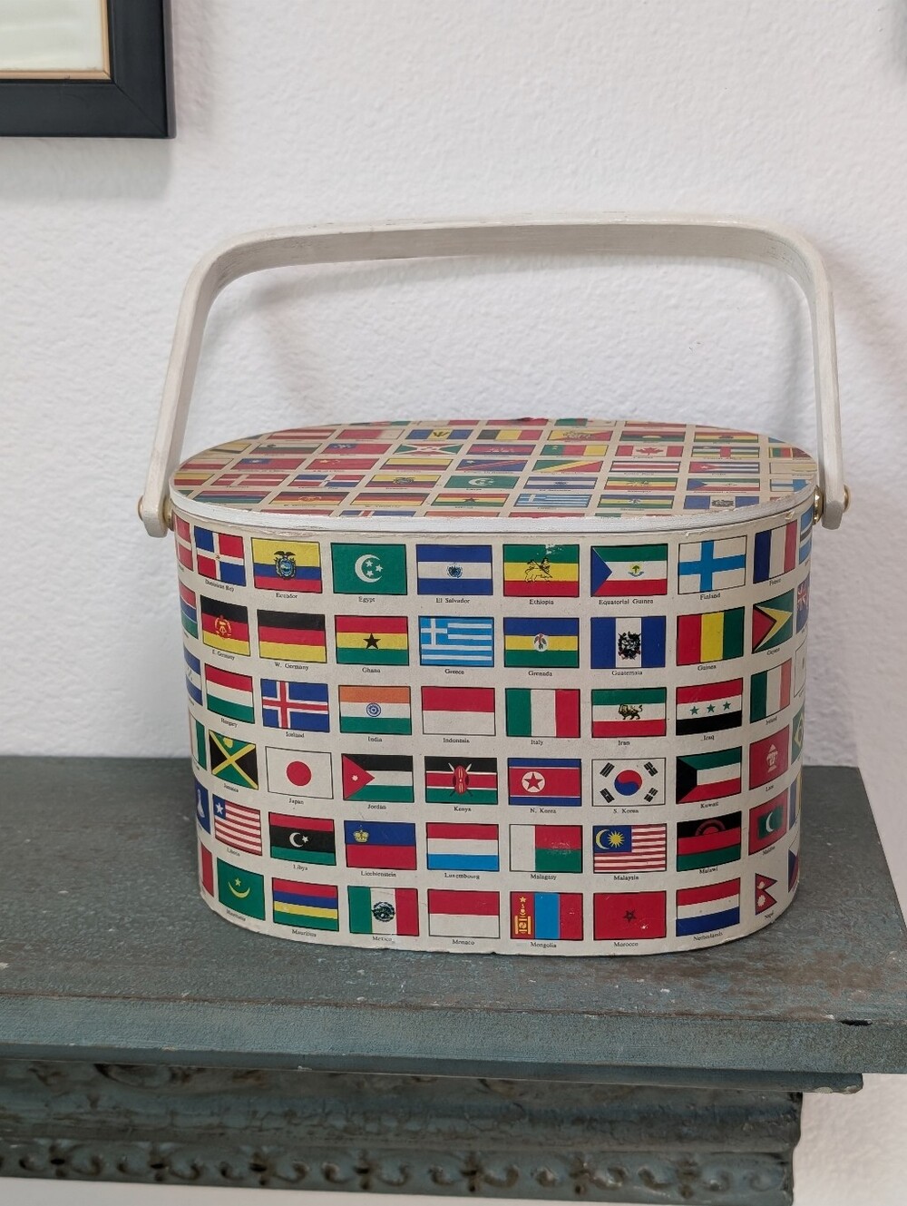 Vtg Wooden Lunch Box; International Flags Themed; Purse Bag Made in Hong Kong